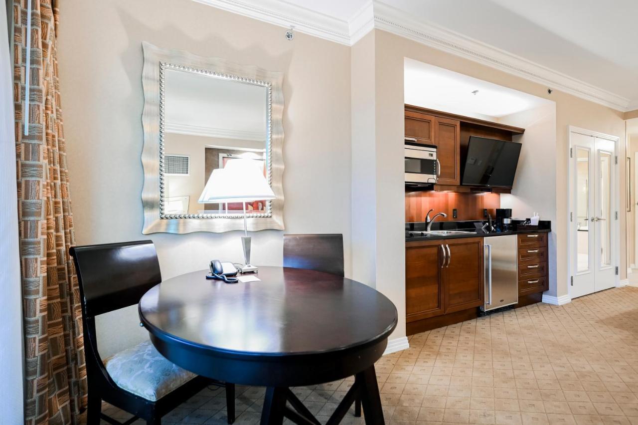 Penthouse Suite With Strip View At The Signature At Mgm Grand 라스베이거스 외부 사진